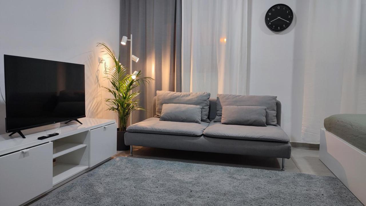 Studio Apartment 12 Minutes From Bahai'S Garden Хайфа Екстериор снимка